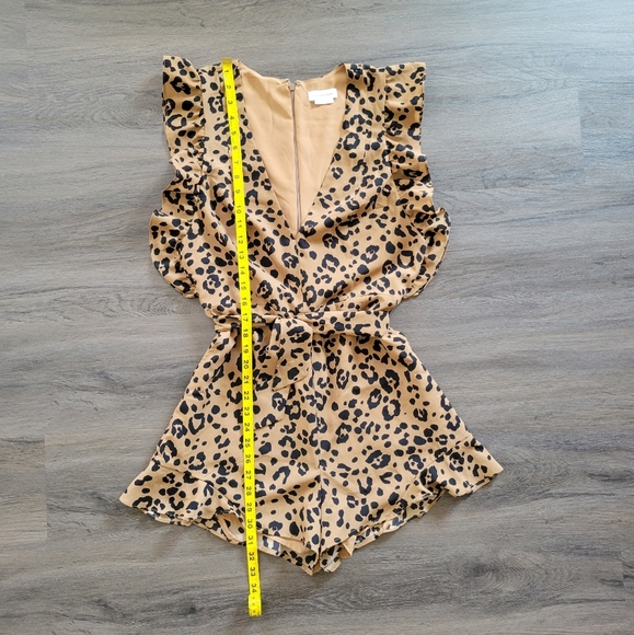 Lovers + Friends Tan Leopard Jill Romper Size Medium - Picture 9 of 14